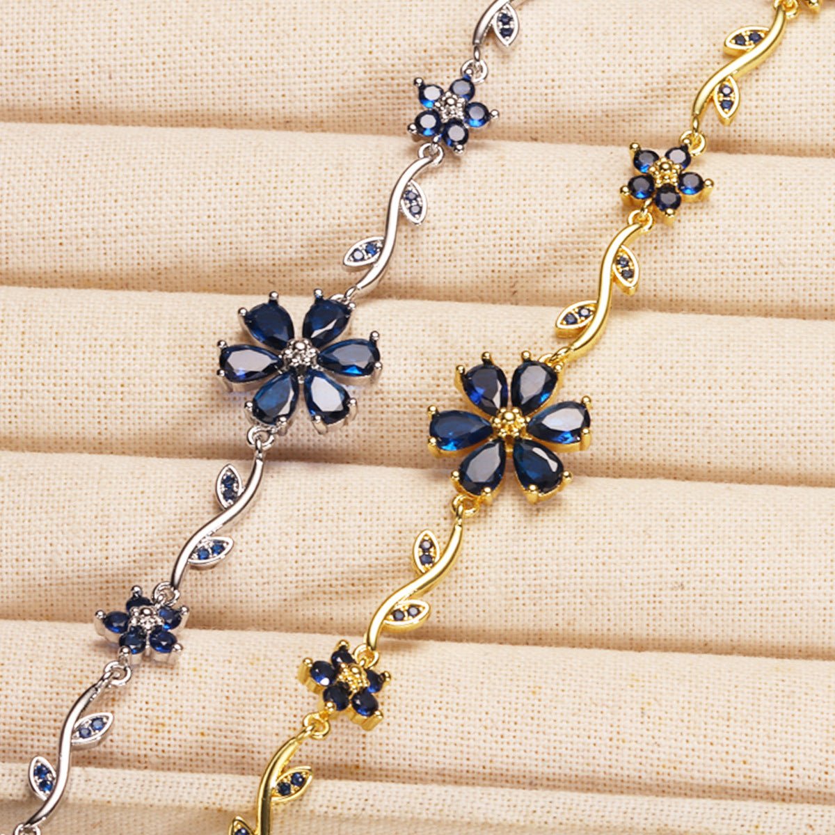 Verstellbares Blumenarmband